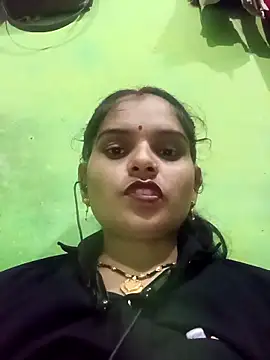 Snapshot of Uma_pande chatting on 12/21/25, 02:46 Uma pande online show from 12/21/25, 02:46