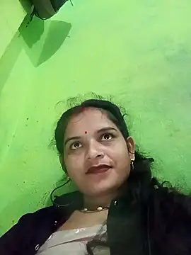 Snapshot of Uma_pande chatting on 12/22/25, 02:52 Uma pande online show from 12/22/25, 02:52