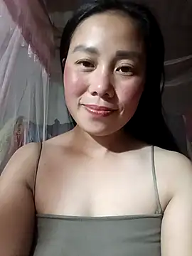 Snapshot of Chloe-ee chatting on 12/17/25, 12:44 Chloe-ee online show from 12/17/25, 12:44