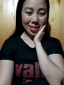 Snapshot of Chloe-ee chatting on 12/22/25, 02:30 Chloe-ee online show from 12/22/25, 02:30