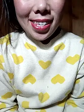 Snapshot of Chloe-ee chatting on 01/12/26, 01:05 Chloe-ee online show from 01/12/26, 01:05