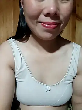 Snapshot of Chloe-ee chatting on 01/15/26, 02:05 Chloe-ee online show from 01/15/26, 02:05