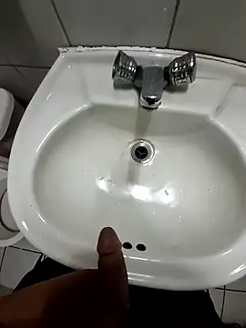 Snapshot of lucas1890 chatting on 01/09/26, 06:27 lucas1890 online show from 01/09/26, 06:27