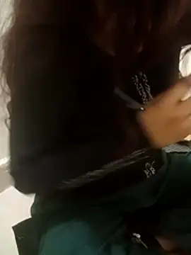 Snapshot of Meenu_rani7 chatting on 01/13/26, 01:49 Meenu rani7 online show from 01/13/26, 01:49