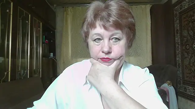 Snapshot of Casey_peach chatting on 06/27/26, 04:28 Casey peach online show from 06/27/26, 04:28