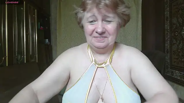 Snapshot of Casey_peach chatting on 07/12/26, 06:32 Casey peach online show from 07/12/26, 06:32