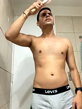 HotWhisper22 online show from 12/17/25, 02:06