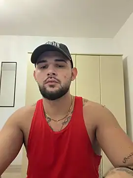 Snapshot of LunaFoxTip chatting on 12/18/25, 11:33 LunaFoxTip online show from 12/18/25, 11:33