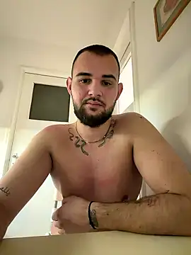 Snapshot of LunaFoxTip chatting on 01/10/26, 04:42 LunaFoxTip online show from 01/10/26, 04:42