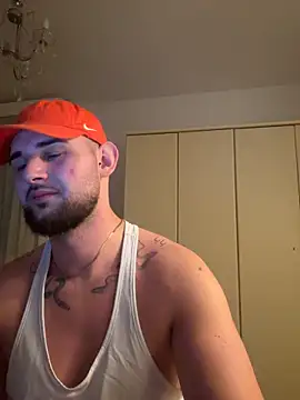 Snapshot of LunaFoxTip chatting on 02/02/26, 08:40 LunaFoxTip online show from 02/02/26, 08:40