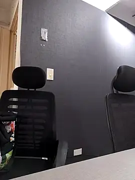 Venuz Rivers  online show from 12/17/25, 01:17