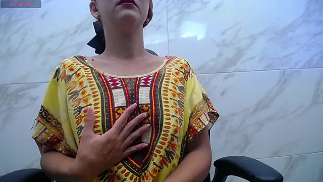 kyra jeet online show from 03/23/26, 02:32