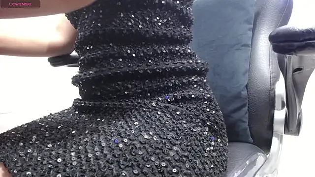 kyra jeet online show from 04/14/26, 12:11