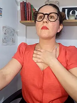 SofiEsteves online show from 06/01/26, 06:42