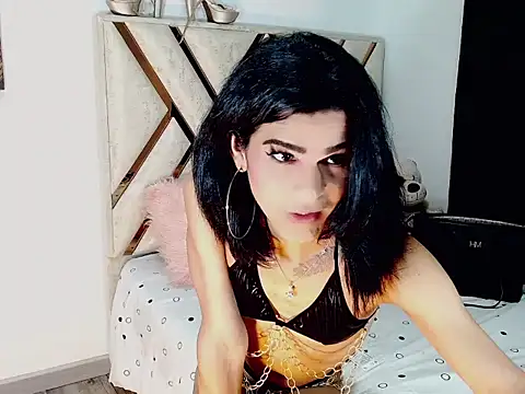 titania1502 online show from 12/23/25, 04:54