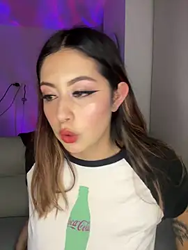 Snapshot of justmariee chatting on 12/18/25, 11:44 justmariee online show from 12/18/25, 11:44