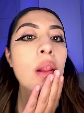 Snapshot of justmariee chatting on 01/14/26, 02:39 justmariee online show from 01/14/26, 02:39