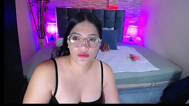 Snapshot of Valeri_hot22 chatting on 05/05/26, 09:34 Valeri hot22 online show from 05/05/26, 09:34