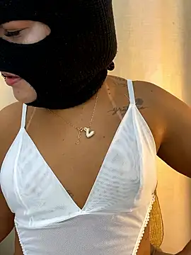 Kacaah online show from 04/11/26, 05:56