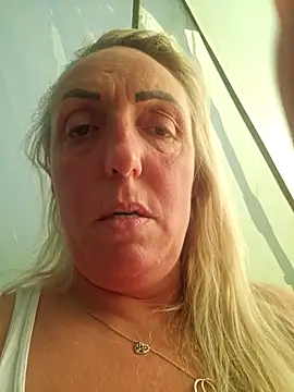 Snapshot of theblondecocklover chatting on 02/16/26, 02:24 theblondecocklover online show from 02/16/26, 02:24