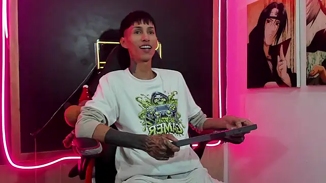 Daniel Deluc77 online show from 12/18/25, 12:22