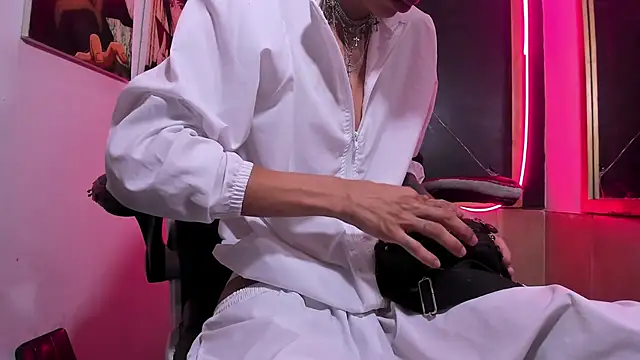 Daniel Deluc77 online show from 12/23/25, 03:48