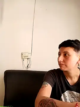 Snapshot of Mei_and_Gaby chatting on 02/26/26, 04:06 Mei and Gaby online show from 02/26/26, 04:06