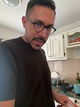 AdrianGarcia89 online show from 04/18/26, 05:39