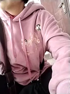 Snapshot of Girl-6868 chatting on 02/25/26, 01:37 Girl-6868 online show from 02/25/26, 01:37