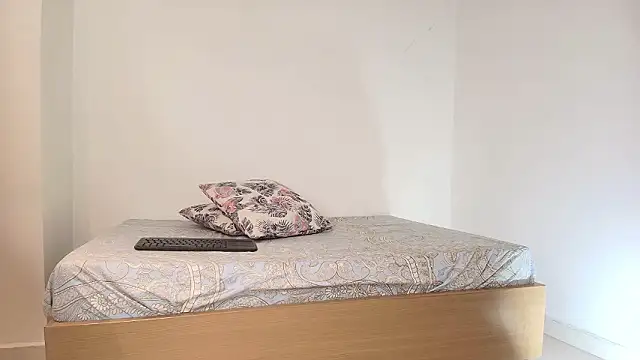 saramaartinez online show from 02/09/26, 03:49