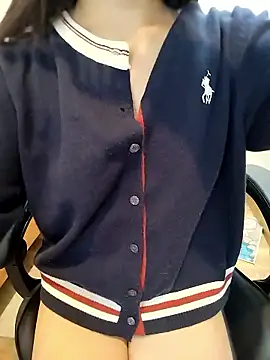 Snapshot of Miu_ii chatting on 01/14/26, 02:44 Miu ii online show from 01/14/26, 02:44