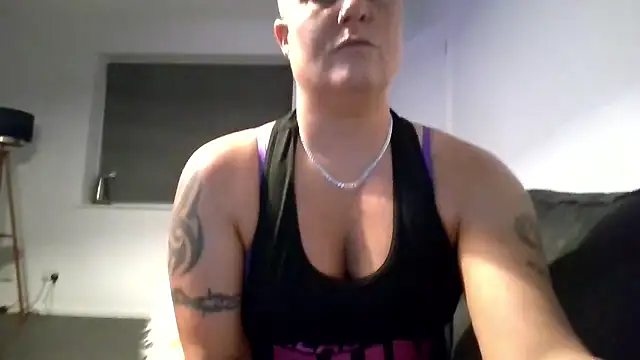 Bendoverbetty3 online show from 01/09/26, 08:32