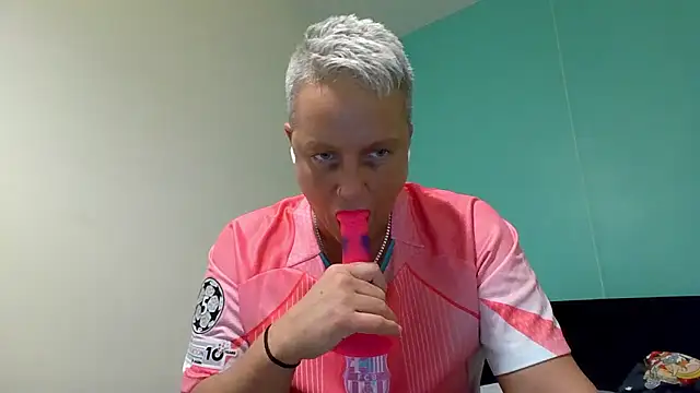 Bendoverbetty3 online show from 01/12/26, 09:09