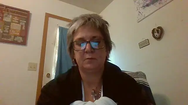 Snapshot of becky1111 chatting on 05/07/26, 05:40 becky1111 online show from 05/07/26, 05:40