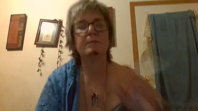 Snapshot of becky1111 chatting on 05/29/26, 02:53 becky1111 online show from 05/29/26, 02:53