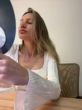 1Moonlight1 online show from 01/17/26, 08:01