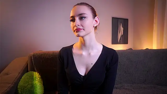 BeckiMacreno online show from 12/22/25, 11:51