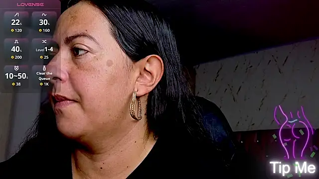 Snapshot of evelyn_harpeery chatting on 02/17/26, 11:07 evelyn harpeery online show from 02/17/26, 11:07