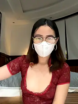 Snapshot of T-Nana chatting on 12/20/25, 04:25 T-Nana online show from 12/20/25, 04:25