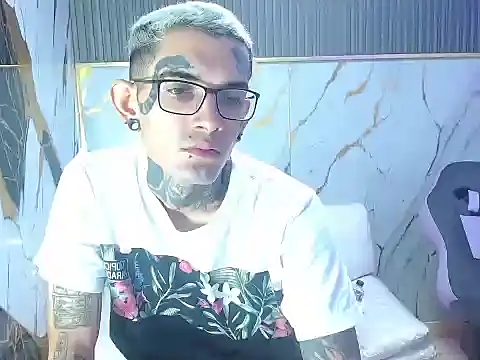 Boy tatto77 online show from 01/13/26, 05:29