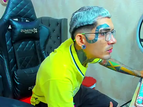 Boy tatto77 online show from 02/07/26, 05:05