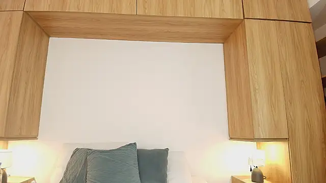 Snapshot of violet__rouse__ chatting on 12/21/25, 09:55 violet rouse online show from 12/21/25, 09:55