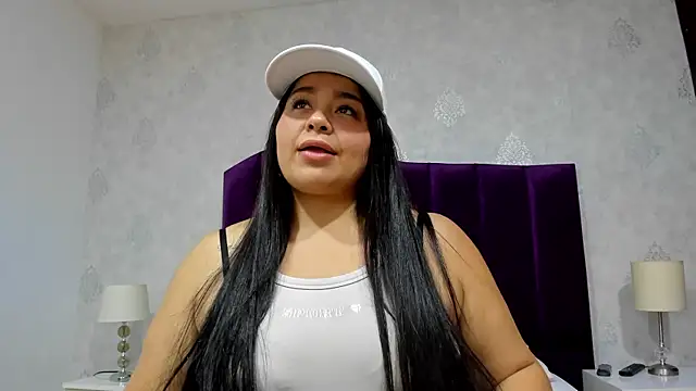 Snapshot of violet__rouse__ chatting on 01/13/26, 07:52 violet rouse online show from 01/13/26, 07:52