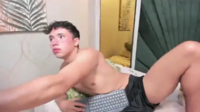 wildboy22  online show from 01/10/26, 02:13