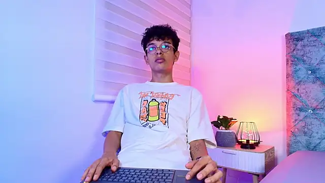 Snapshot of maxfrost_1 chatting on 01/10/26, 07:26 maxfrost 1 online show from 01/10/26, 07:26