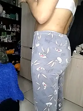 mia hottie2210 online show from 12/22/25, 07:49