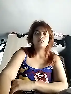 mia hottie2210 online show from 12/23/25, 10:57