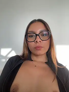 Snapshot of Nicollewest1 chatting on 06/14/26, 10:01 Nicollewest1 online show from 06/14/26, 10:01