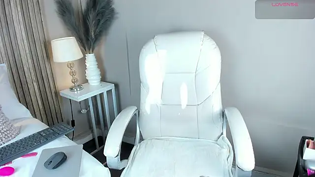 FiorelaSton online show from 01/18/26, 04:05