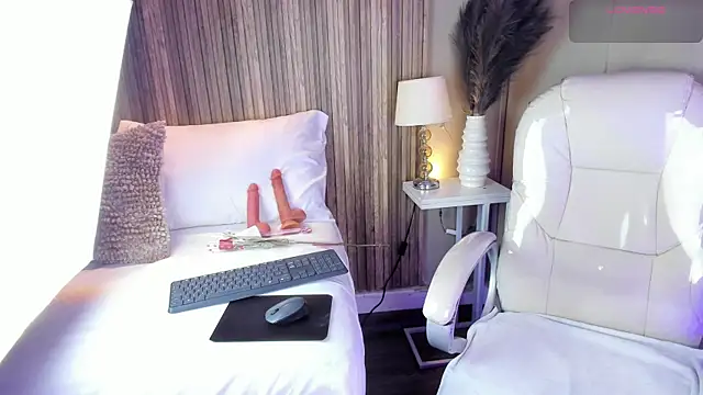 FiorelaSton online show from 02/15/26, 04:09